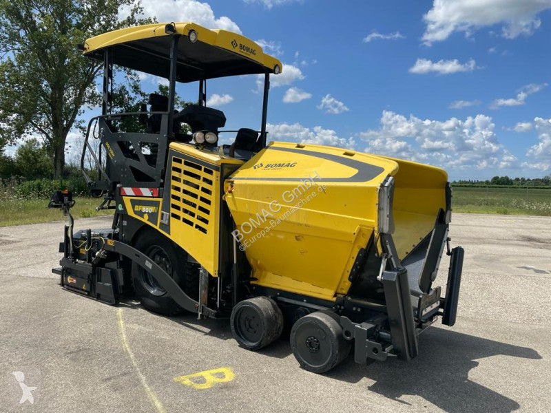 Obras públicas rodoviárias Bomag  BF 300 P-2...