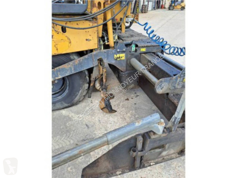 Travaux routiers Caterpillar AP300