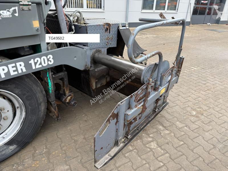 Cestné staviteľstvo Vögele Super 1203