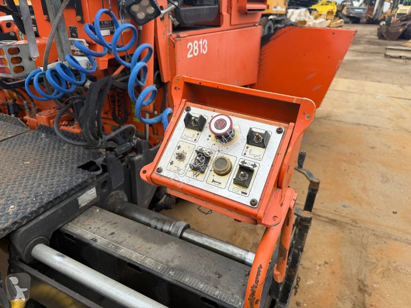 Cestné staviteľstvo Caterpillar AP 300