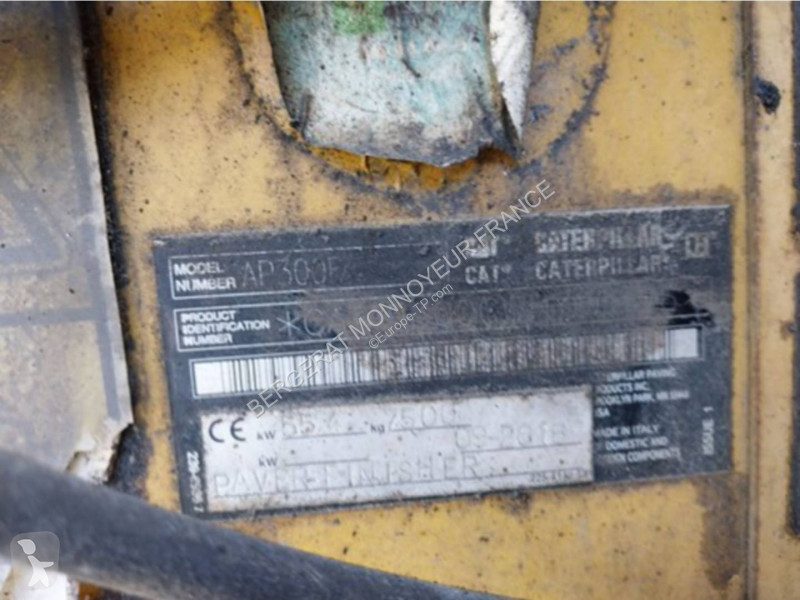 Vejarbejde Caterpillar AP300F