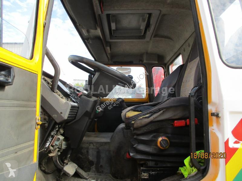 Wegenbouw Renault 230