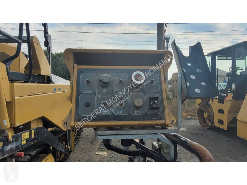 Echipamente pentru lucrari rutiere Caterpillar...