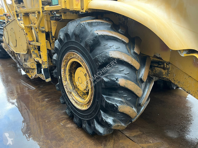 أشغال طرقية Caterpillar