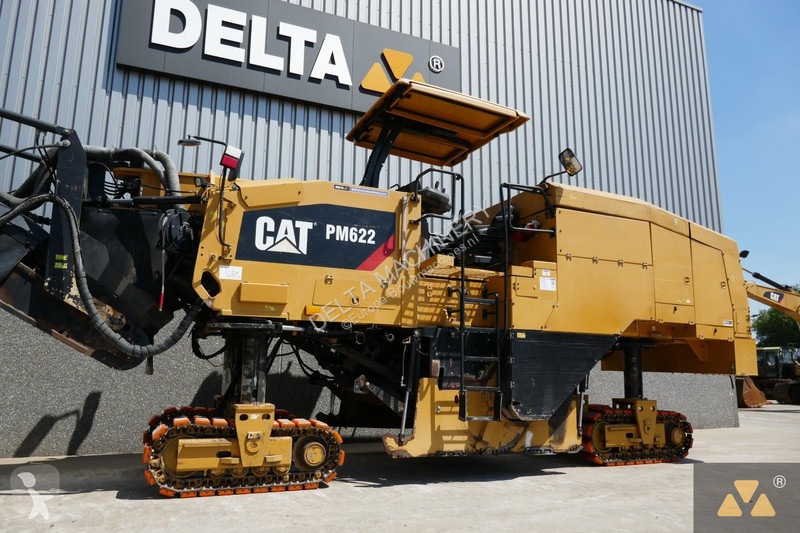 Lavori stradali Caterpillar PM622