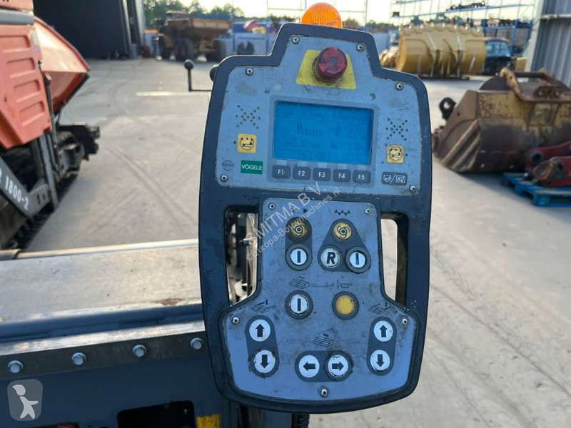 أشغال طرقية Vögele SUPER 1800-2