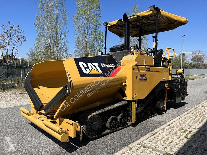 Echipamente pentru lucrari rutiere Caterpillar