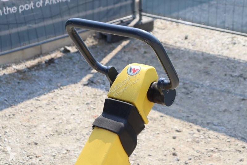 Echipamente pentru lucrari rutiere  DPU5545