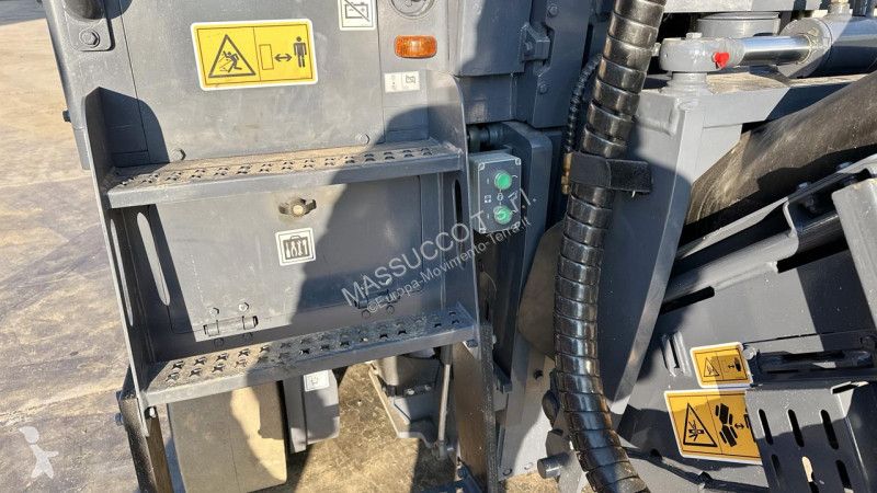 أشغال طرقية XCMG XM505K