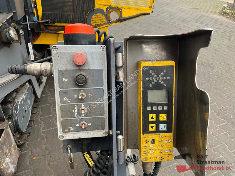 Wegenbouw Atlas Copco F1200 CS smalle...