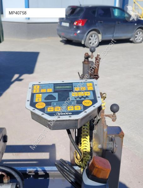 Дорожно-строительная техника ABG TITAN 326
