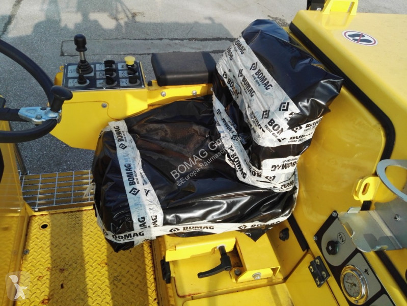 Cestné staviteľstvo Bomag  BM 1300/30  Stage...