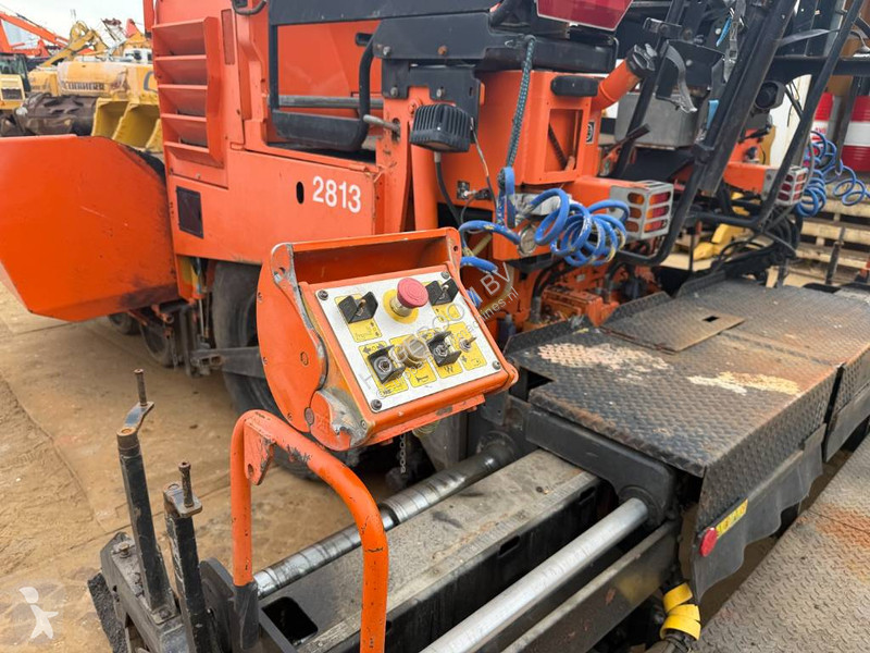Cestné staviteľstvo Caterpillar AP 300