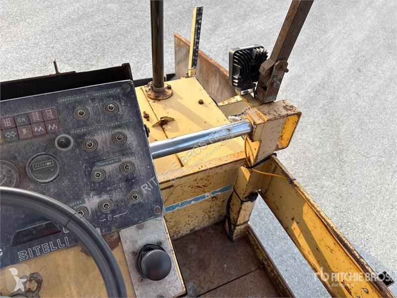 Vägarbeten Bitelli BB130 Asphalt Paver