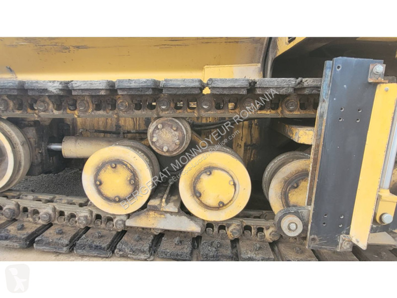 Echipamente pentru lucrari rutiere Caterpillar...