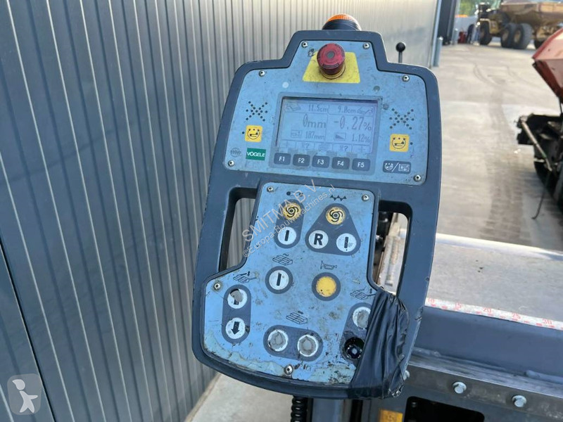 أشغال طرقية Vögele SUPER 1800-2