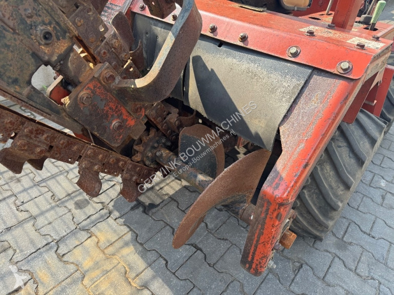 Wegenbouw Ditch-witch 3700 DD