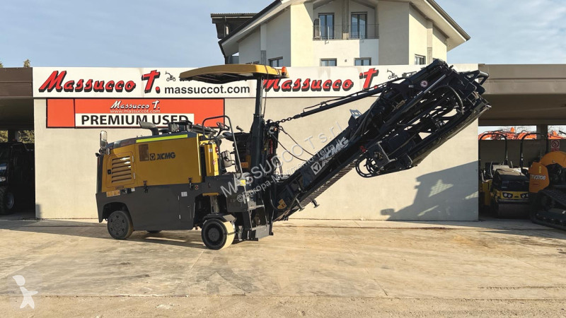 أشغال طرقية XCMG XM505K