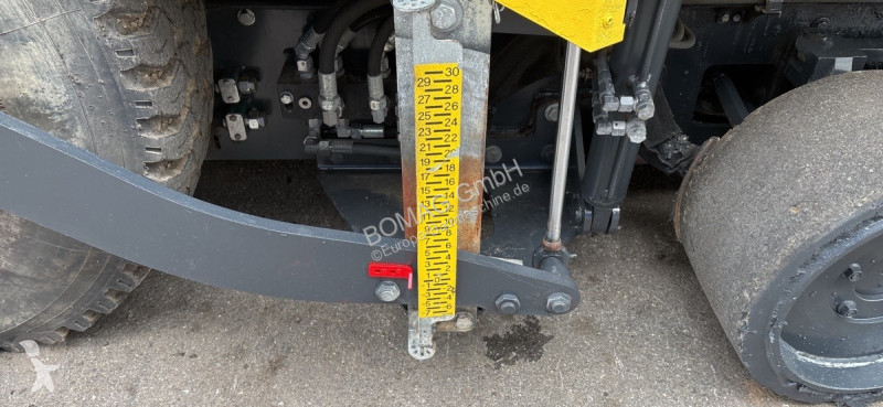 Cestné staviteľstvo Bomag  BF 300 P-2 S340-2 TV...