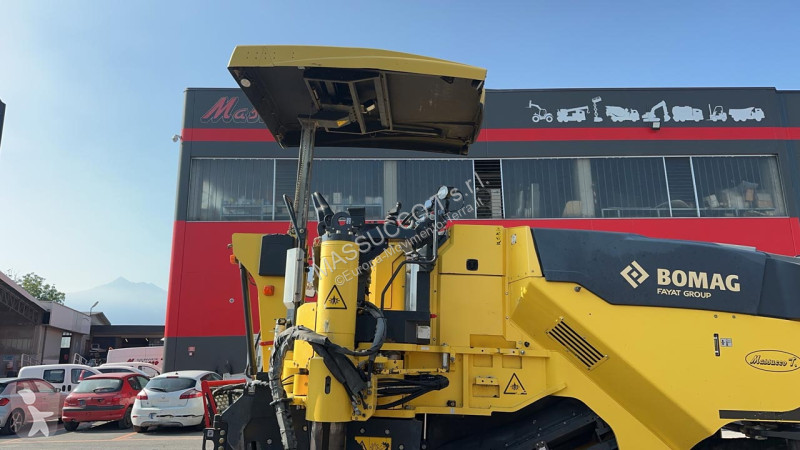 أشغال طرقية Bomag