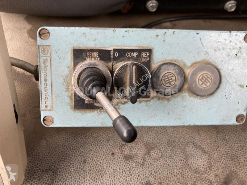 Wegenbouw Renault 230