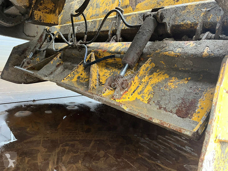 أشغال طرقية Caterpillar