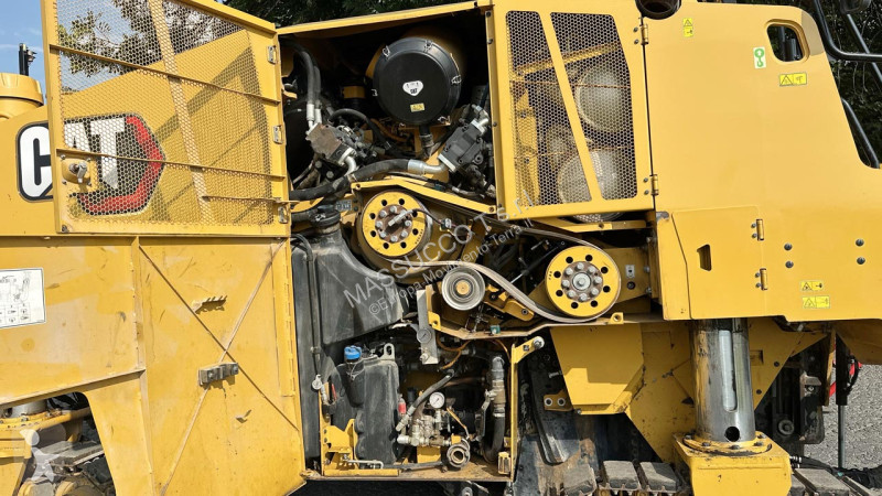Travaux routiers Caterpillar PM310