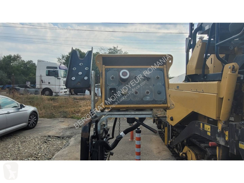 Echipamente pentru lucrari rutiere Caterpillar...