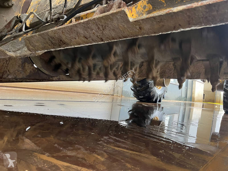 أشغال طرقية Caterpillar