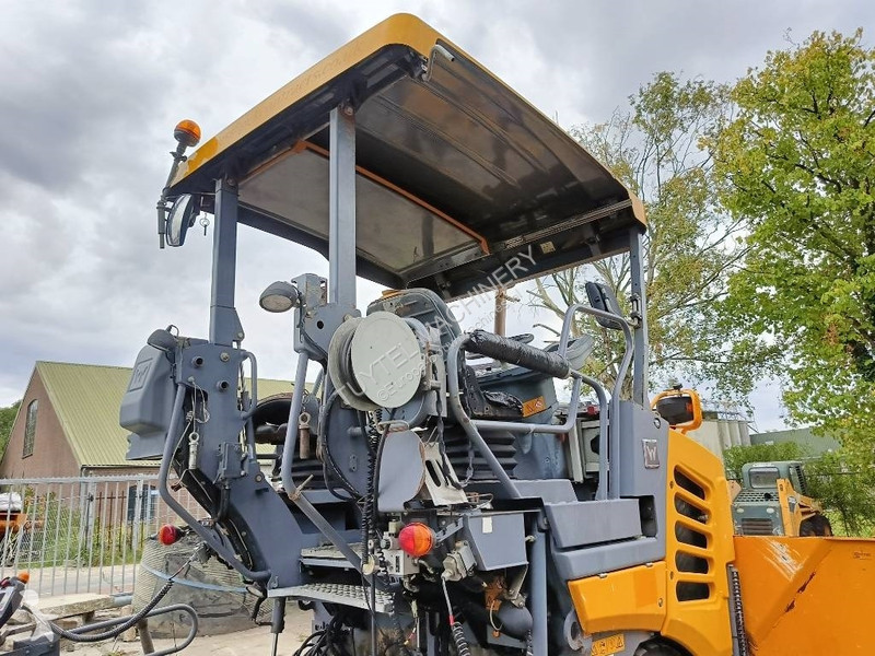 Wegenbouw Vögele Super 1303-3i asfalt machine...