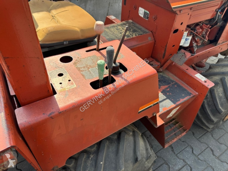 Wegenbouw Ditch-witch 3700 DD