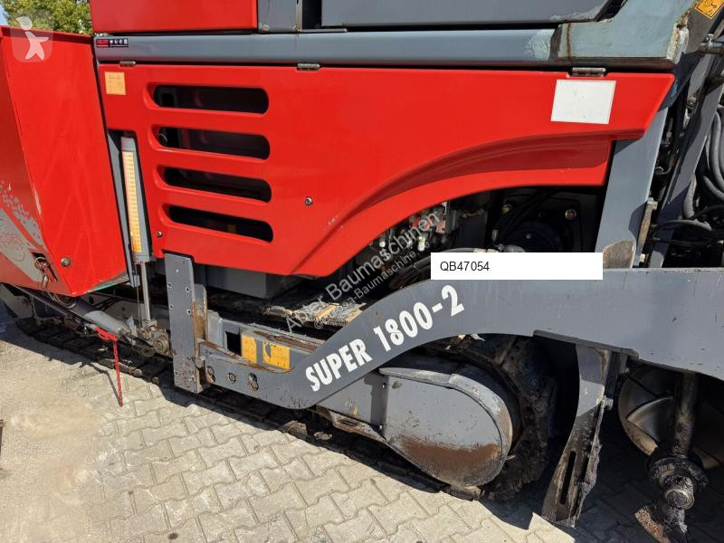 أشغال طرقية Vögele Super 1800-2