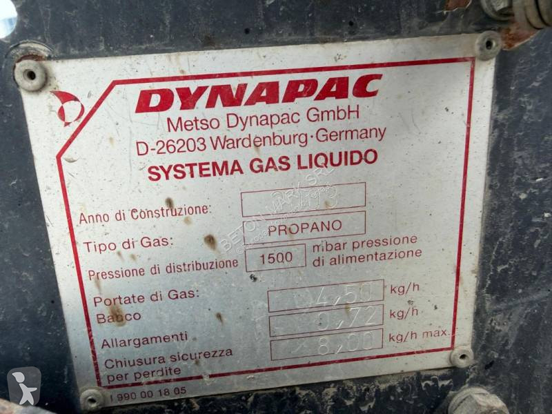 أشغال طرقية Dynapac F121-6W