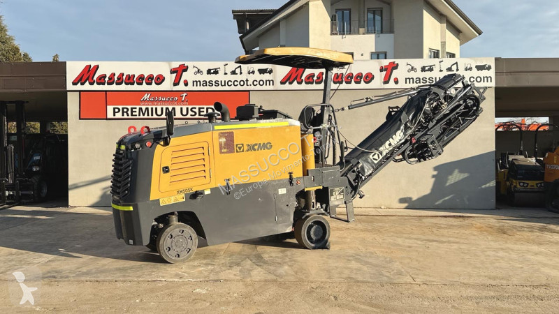 أشغال طرقية XCMG XM505K