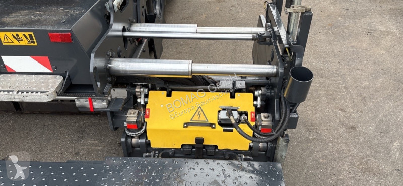 Cestné staviteľstvo Bomag  BF 300 P-2 S340-2 TV...