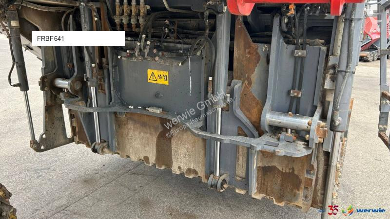 Cestné staviteľstvo Wirtgen W210Fi