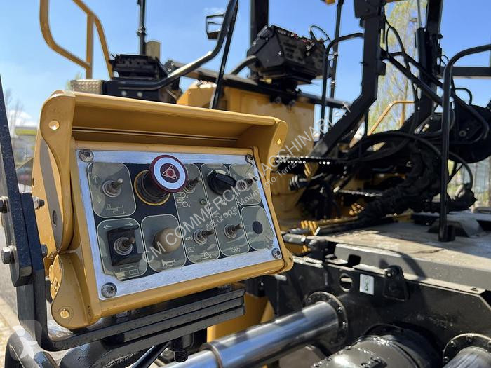 Echipamente pentru lucrari rutiere Caterpillar