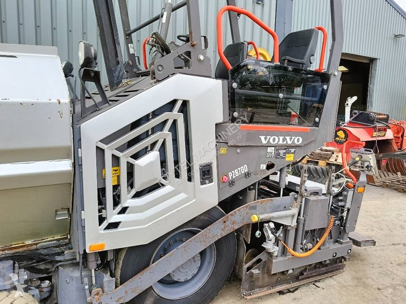 Wegenbouw Volvo P 2870 D paver finisher...