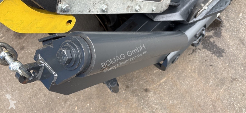 Cestné staviteľstvo Bomag  BF 300 P-2 S340-2 TV...