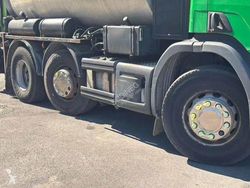 Дорожно-строительная техника Scania 124L
