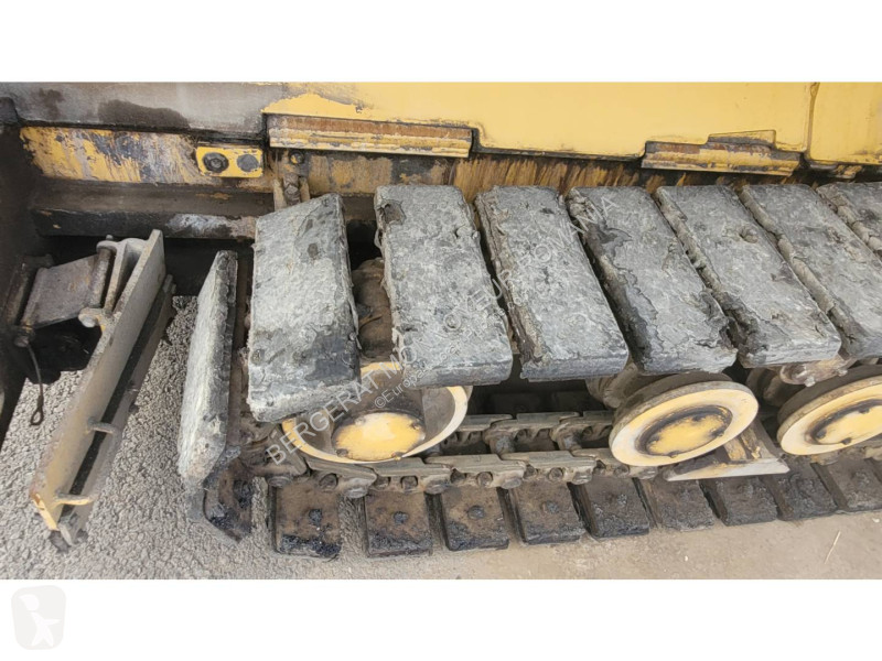 Echipamente pentru lucrari rutiere Caterpillar...
