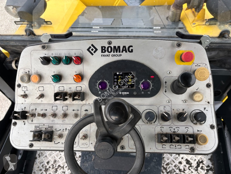 Cestné staviteľstvo Bomag  BF 300 P-2 S340-2 TV...
