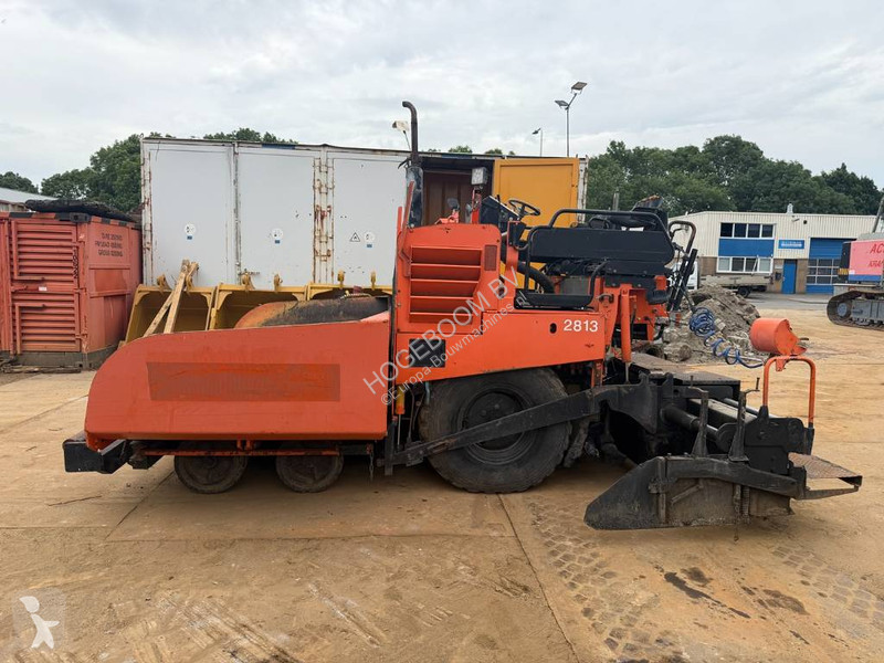 Cestné staviteľstvo Caterpillar AP 300