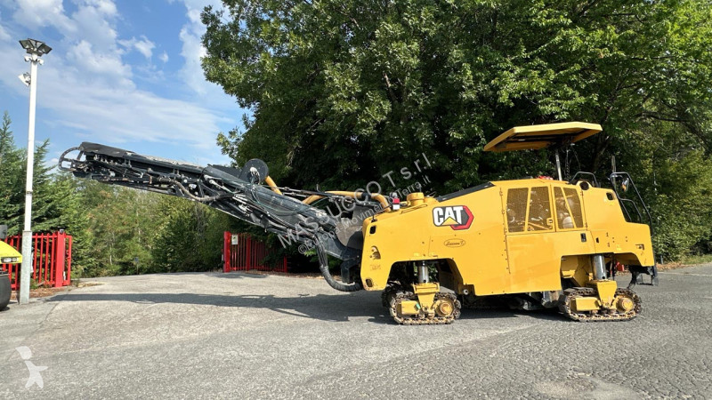 Travaux routiers Caterpillar PM310