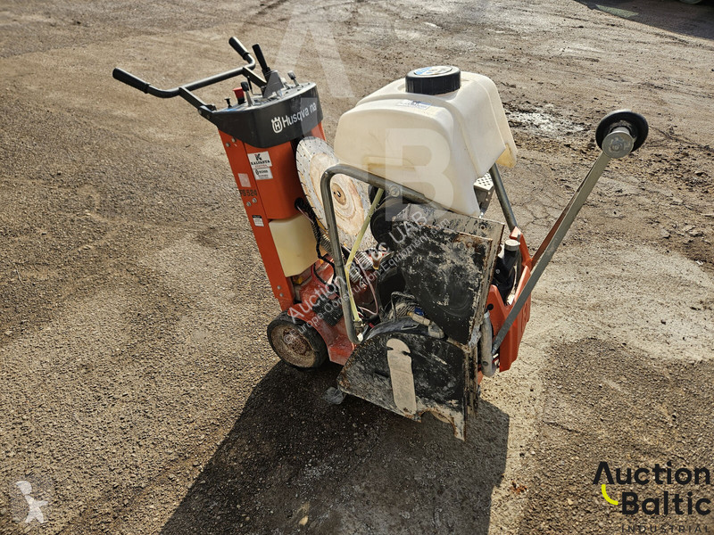Travaux routiers Husqvarna FS524