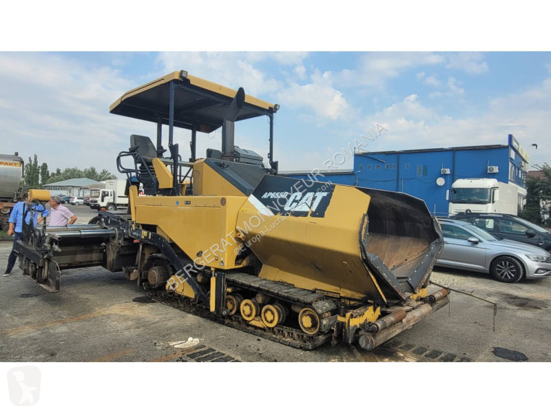 Echipamente pentru lucrari rutiere Caterpillar...