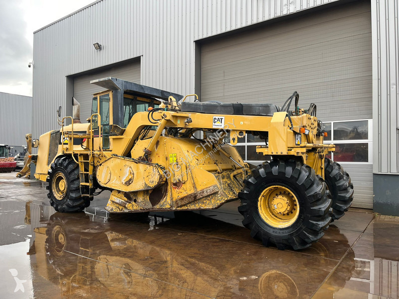 أشغال طرقية Caterpillar