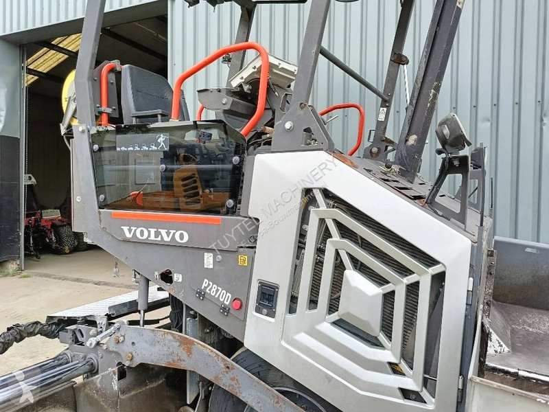 Wegenbouw Volvo P 2870 D paver finisher...
