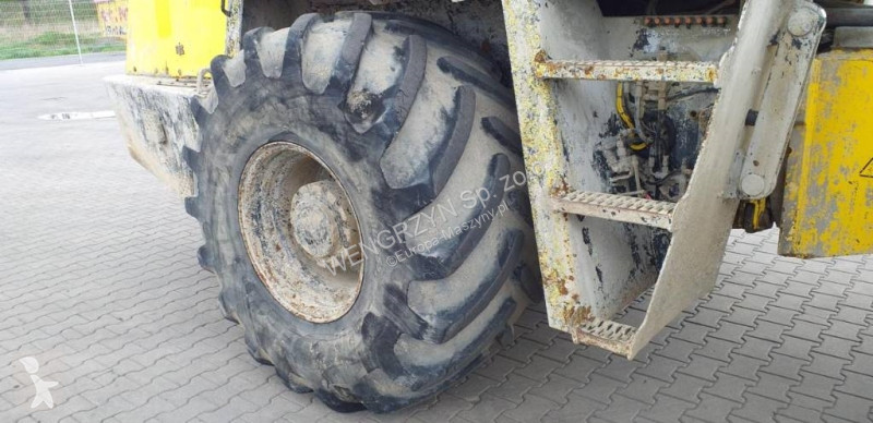 Wegenbouw  Stabilizator gruntu BOMAG MPH 122-2