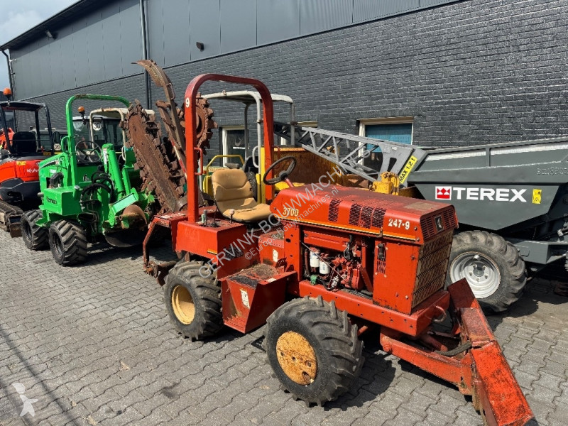 Wegenbouw Ditch-witch 3700 DD